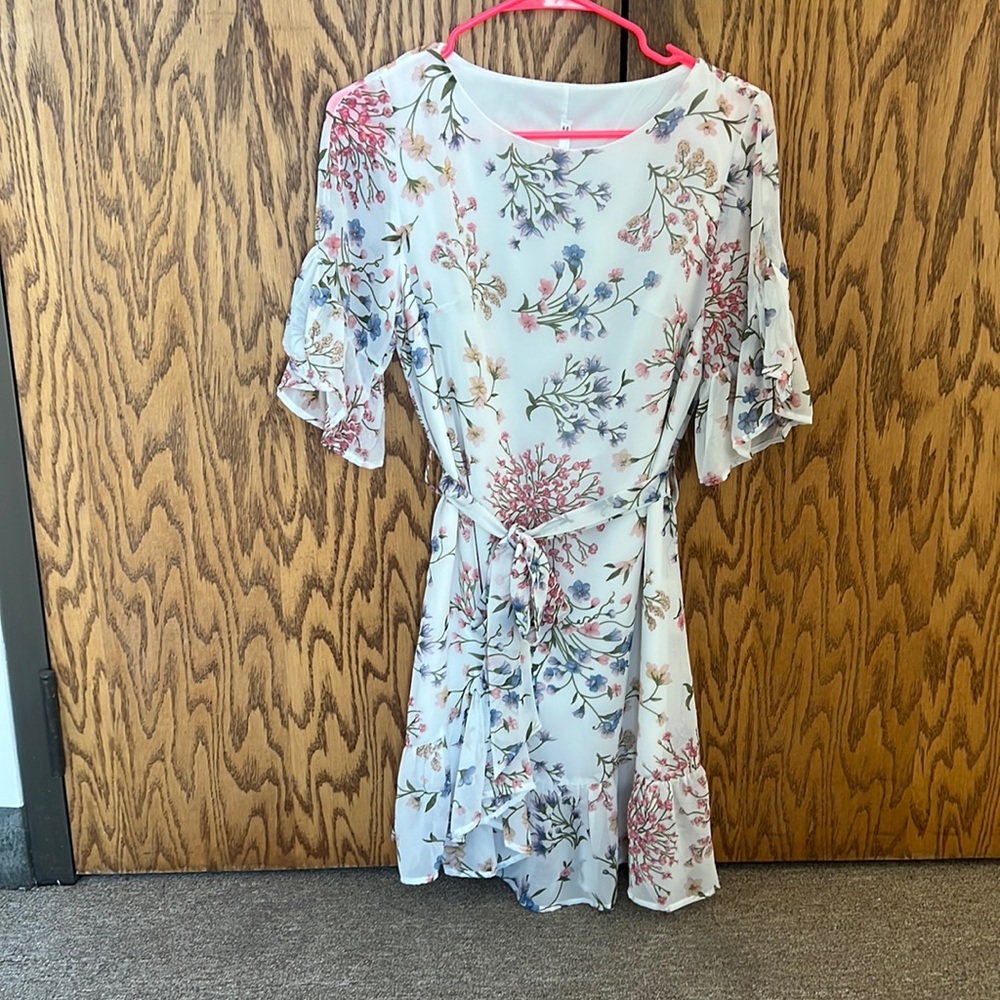 INDIKAH DRESS FLORAL SIZE MEDIUM